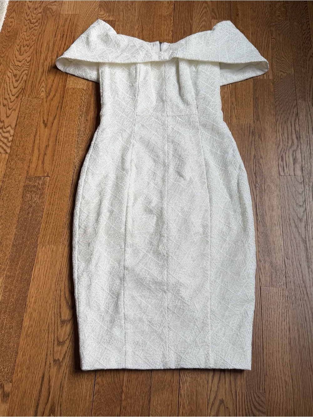 Misha Collection White Off-the-Shoulder Textured Cocktail Dress US 4 / UK 8